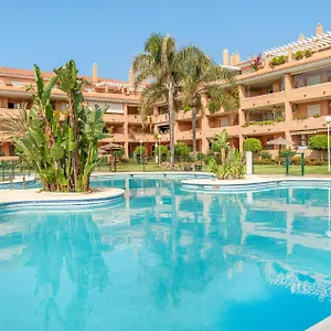 2 Bedroom Awesome In Apartment